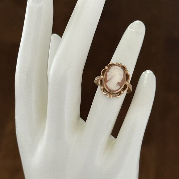 Vintage 10K Yellow Gold Genuine Cameo Shell Hand Carved Ladies Band Ring Size 5 - Picture 15 of 16